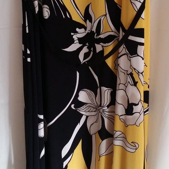 Tahari Sleevless dress NWT - Picture 2 of 3